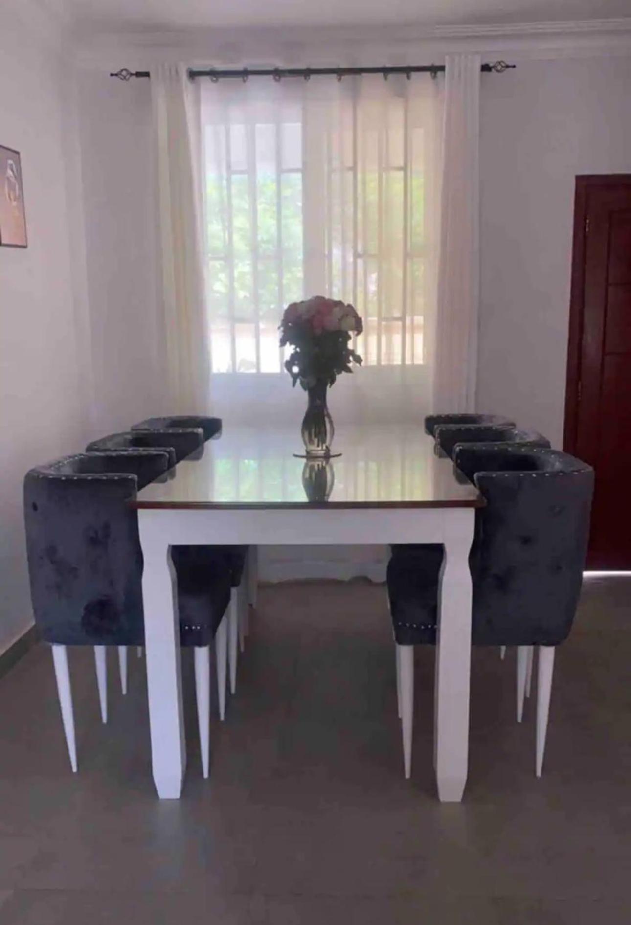 Amaizing 7 * Dar es Salaam